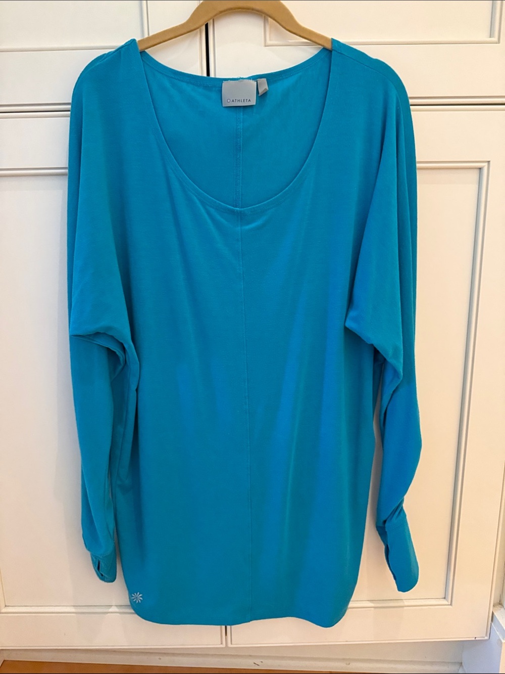 Athleta Bright Teal Long Sleeve Scoop Neck Top